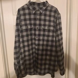 American Eagle XL black and white button up long sleeve shirt